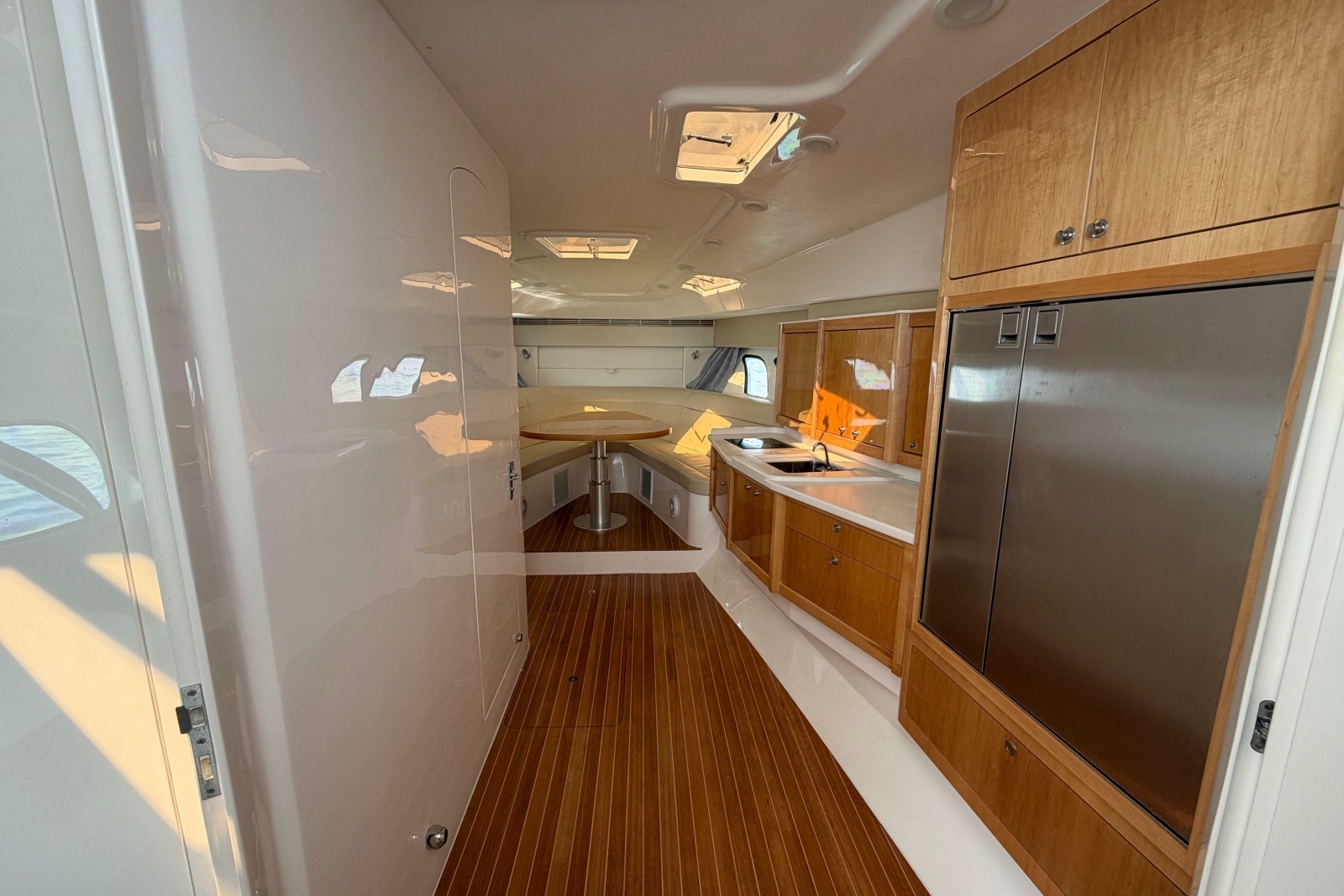 2017 Intrepid 475 Sport Yacht