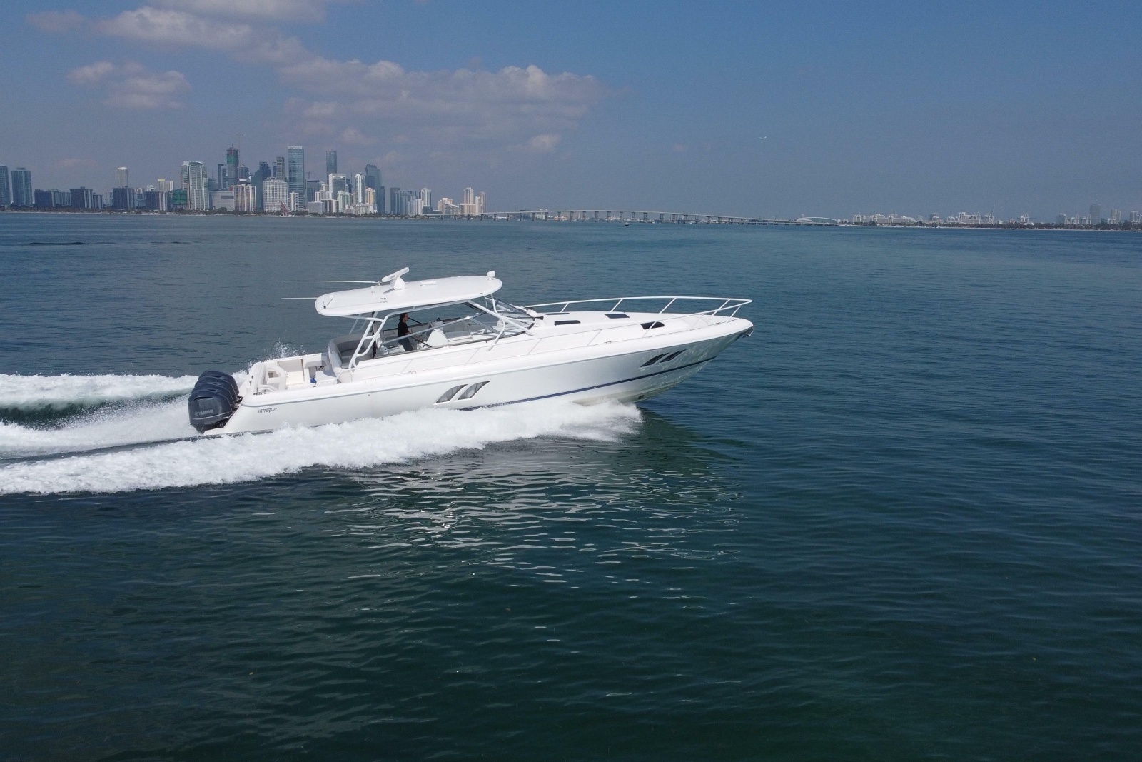 2017 Intrepid 475 Sport Yacht