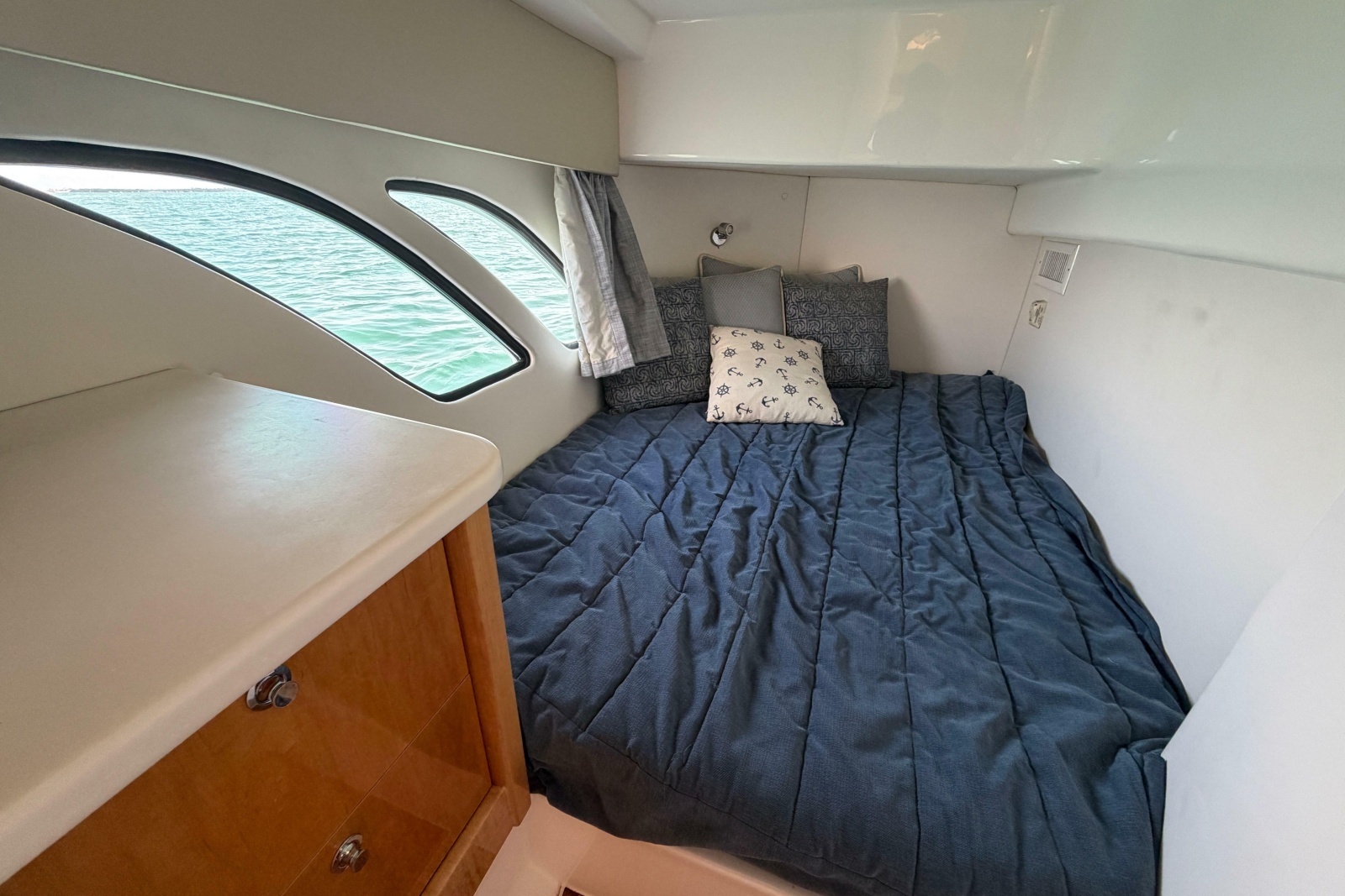 2017 Intrepid 475 Sport Yacht