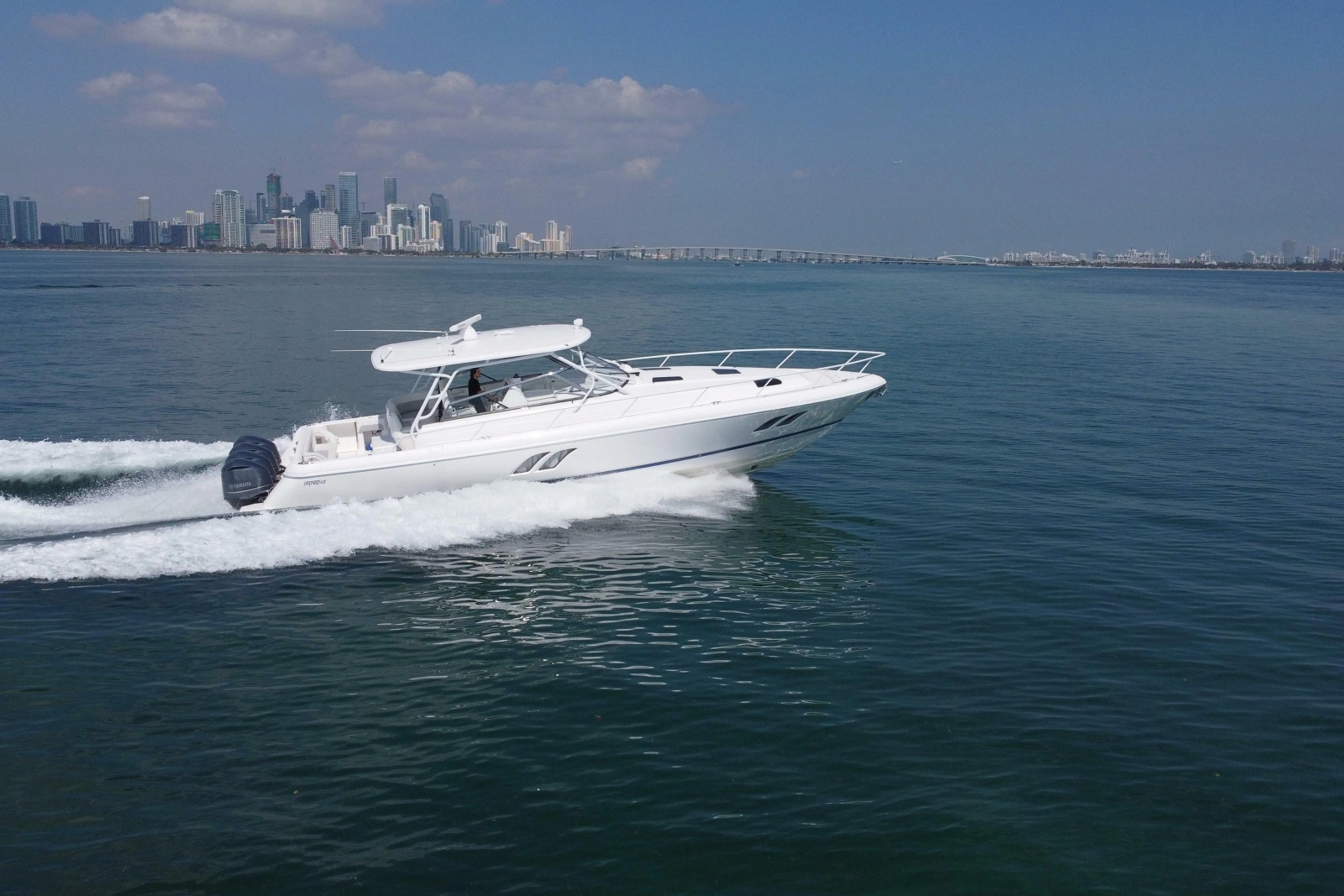 2017 Intrepid 475 Sport Yacht