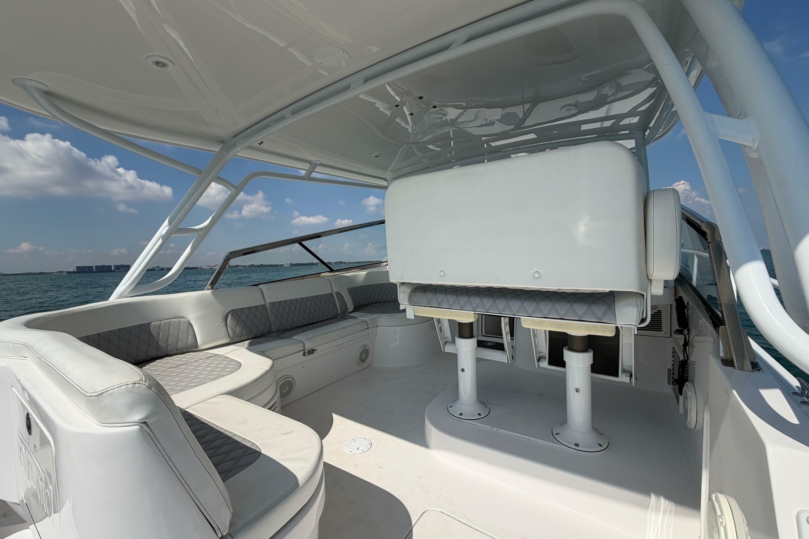 2017 Intrepid 475 Sport Yacht