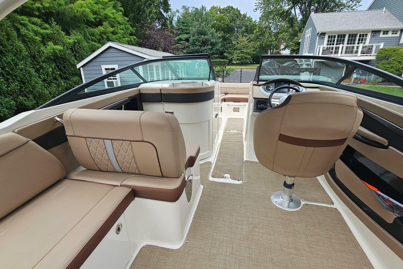 2017 Sea Ray SDX 240 Outboard