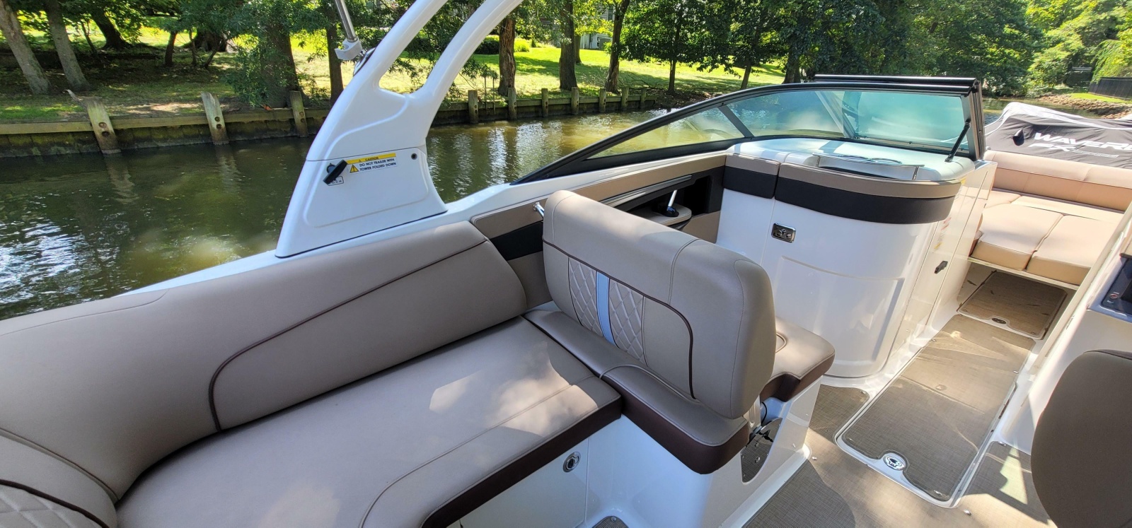 2017 Sea Ray SDX 240 Outboard