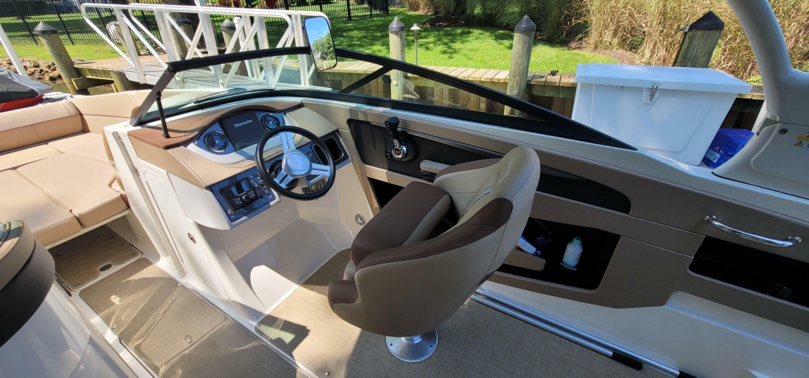 2017 Sea Ray SDX 240 Outboard