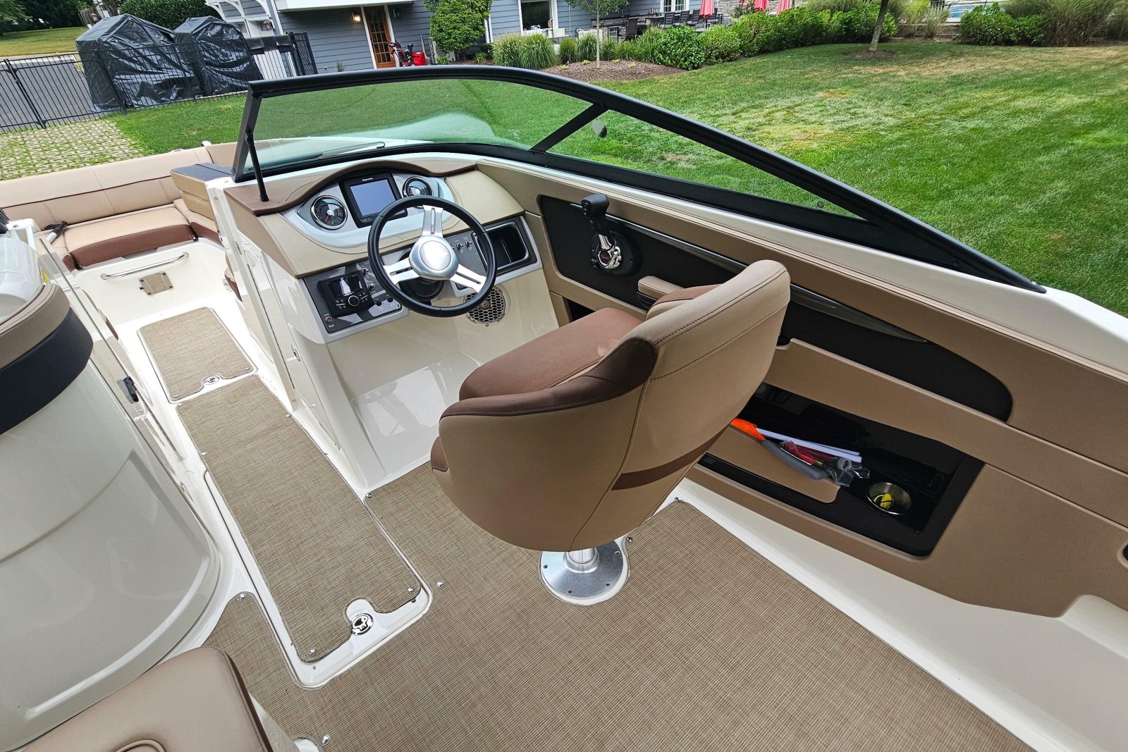 2017 Sea Ray SDX 240 Outboard