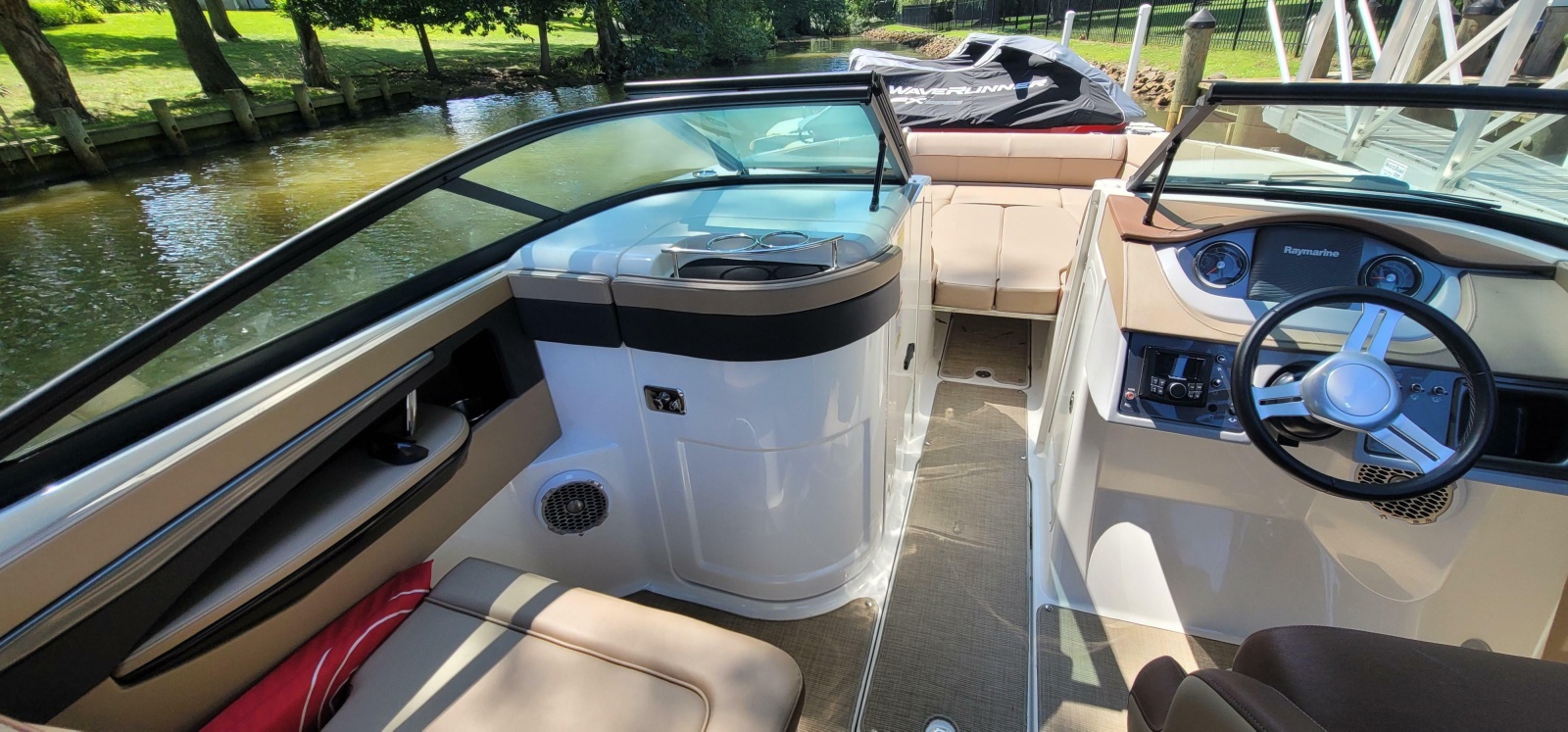 2017 Sea Ray SDX 240 Outboard