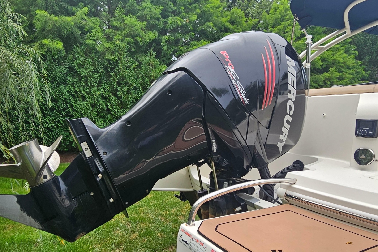 2017 Sea Ray SDX 240 Outboard