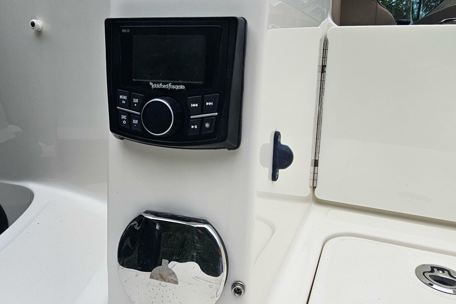 2017 Sea Ray SDX 240 Outboard