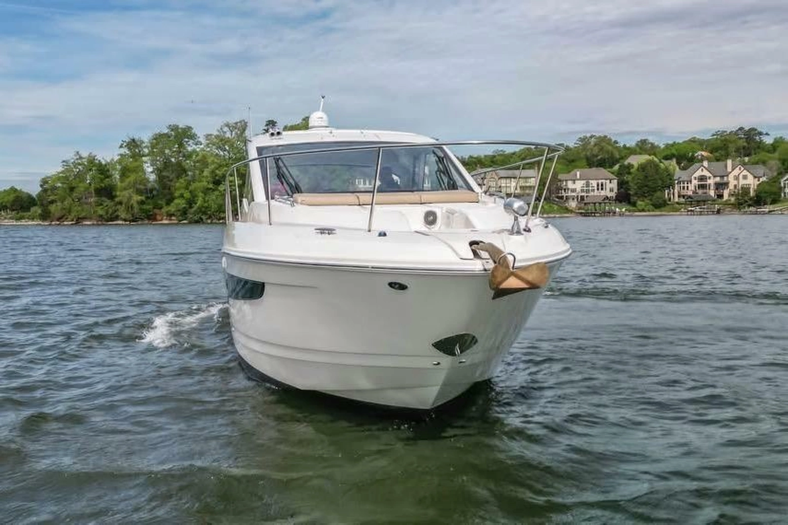 2017 Sea Ray Sundancer 350 Coupe
