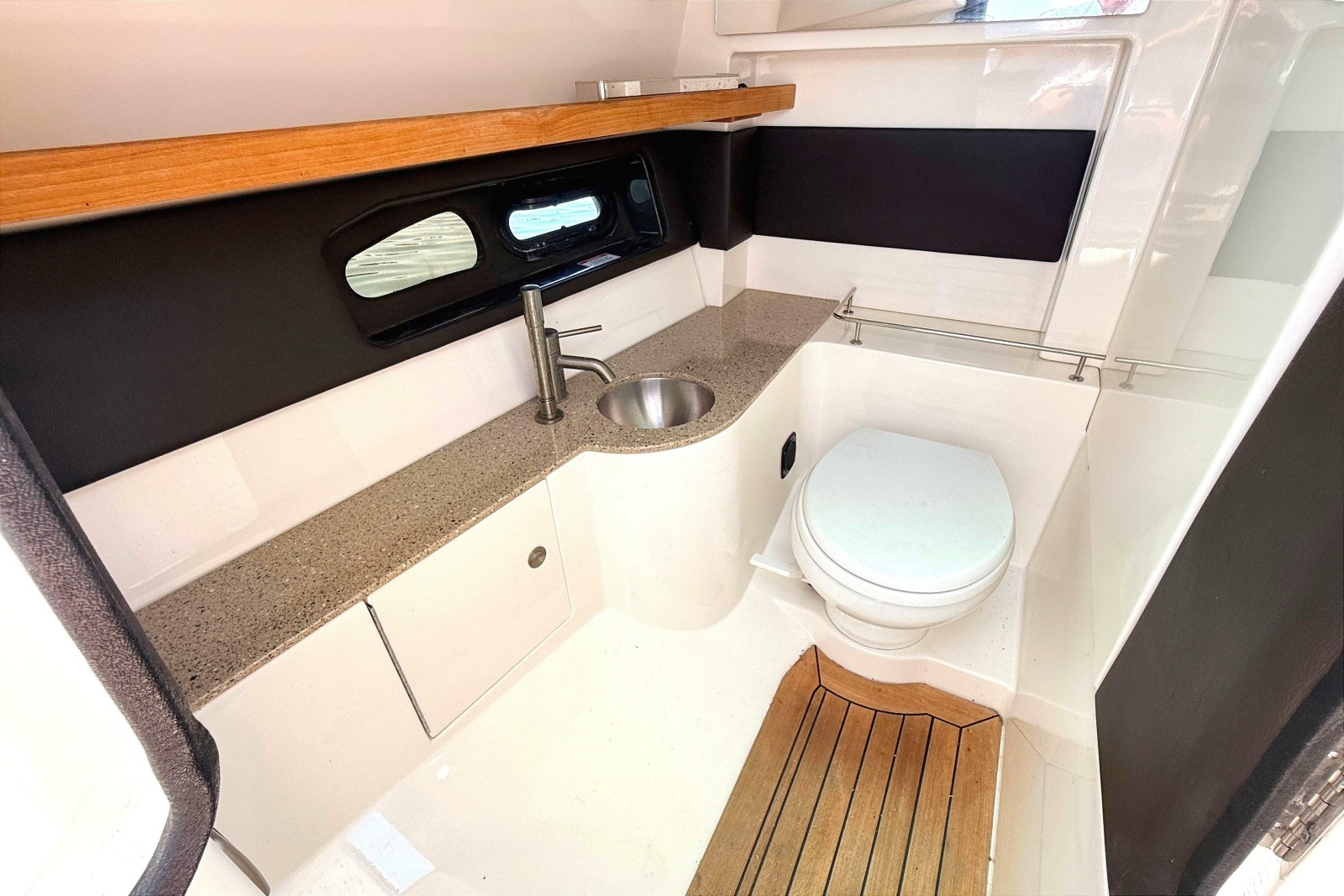 2016 Sea Ray SLX 350