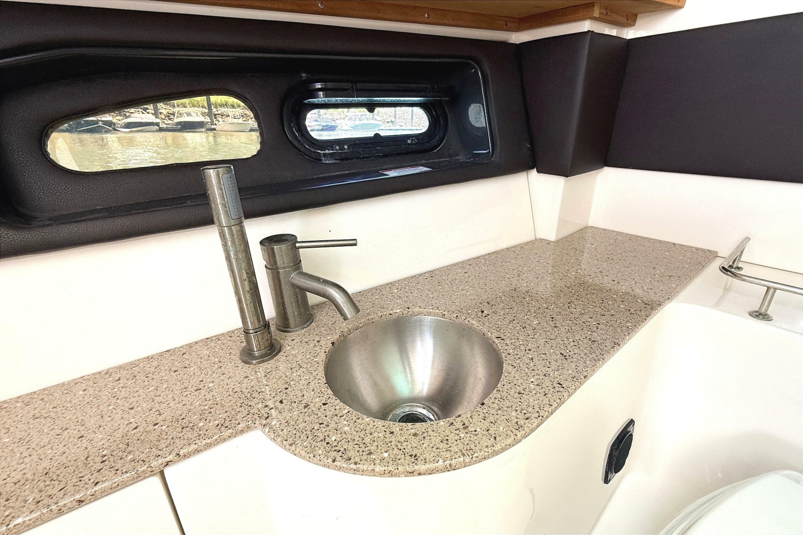 2016 Sea Ray SLX 350