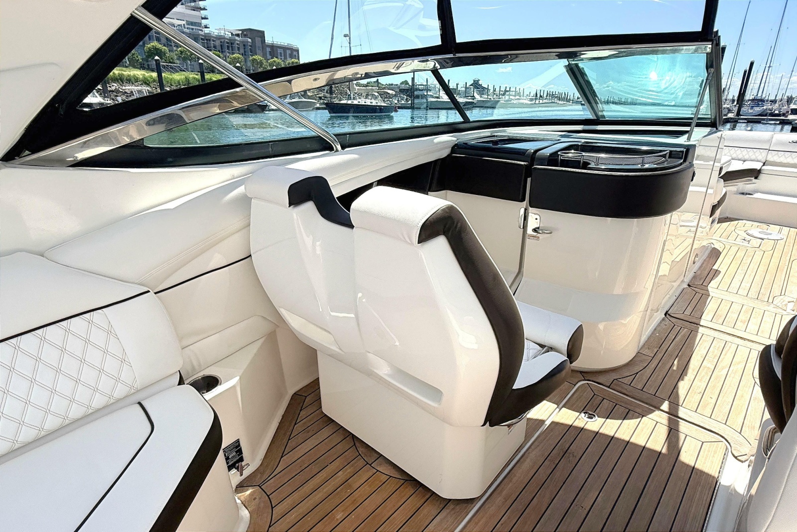 2016 Sea Ray SLX 350