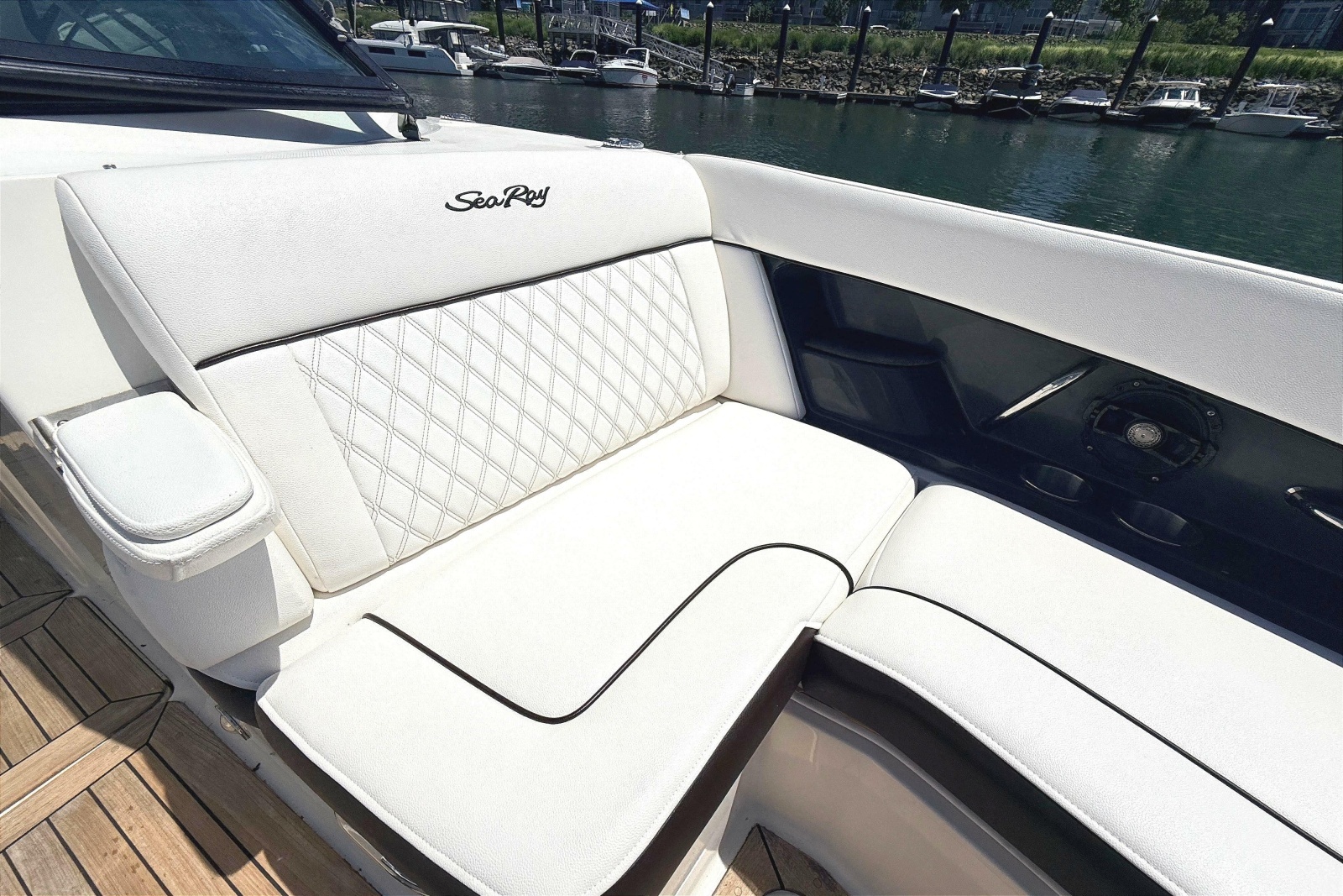 2016 Sea Ray SLX 350