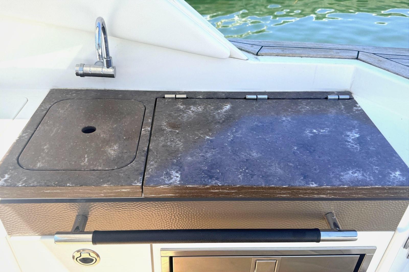 2016 Sea Ray SLX 350