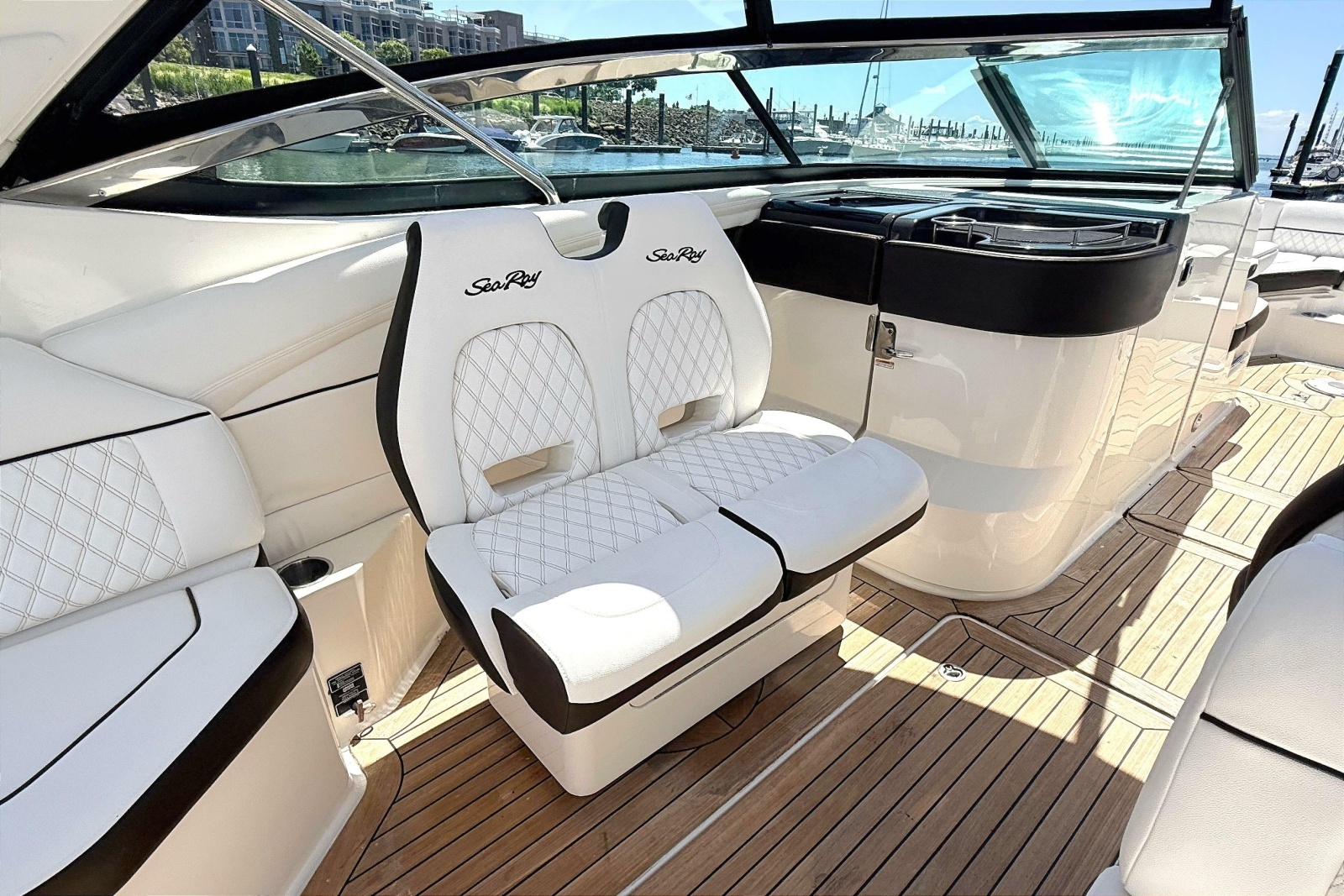 2016 Sea Ray SLX 350