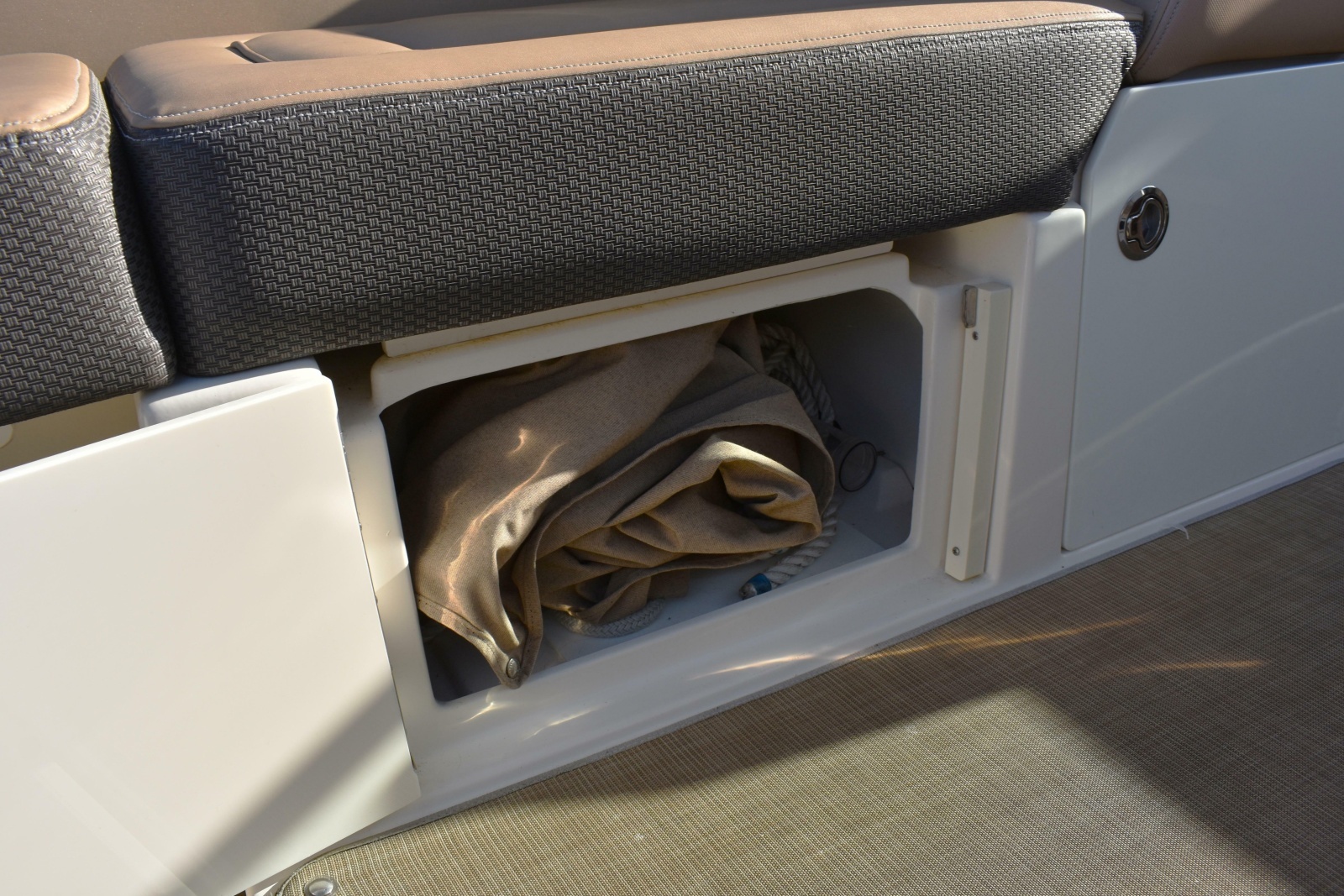 2016 Sea Ray Sundancer 310