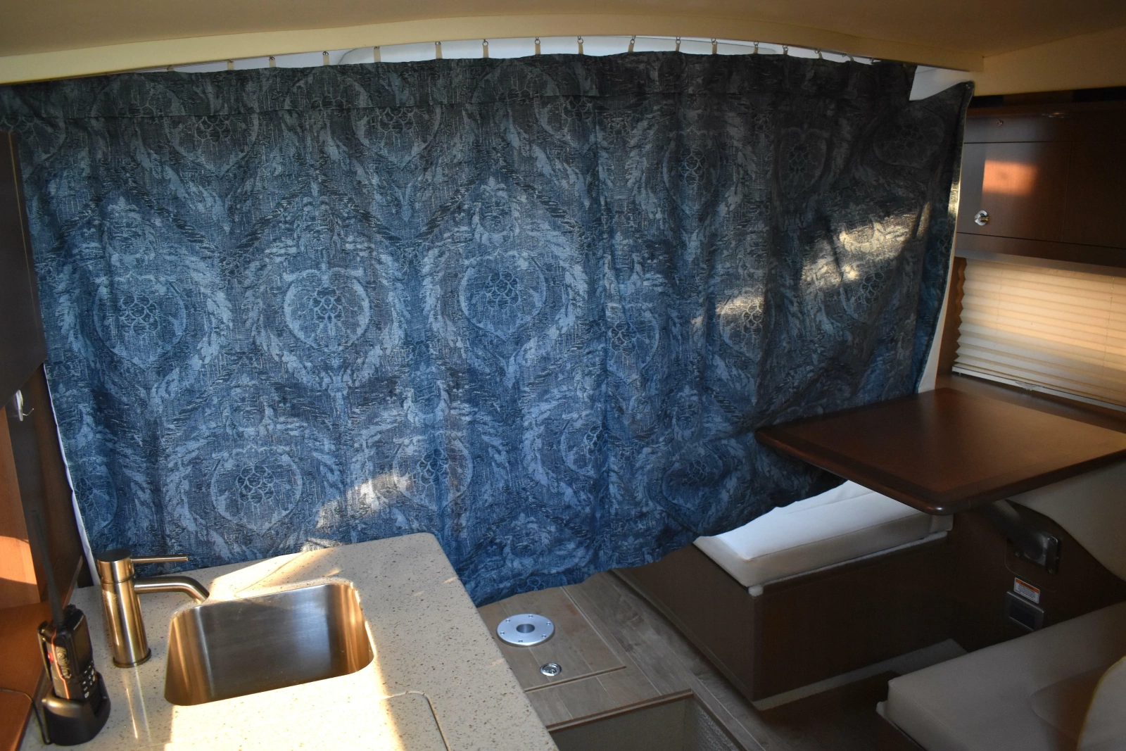 2016 Sea Ray Sundancer 310