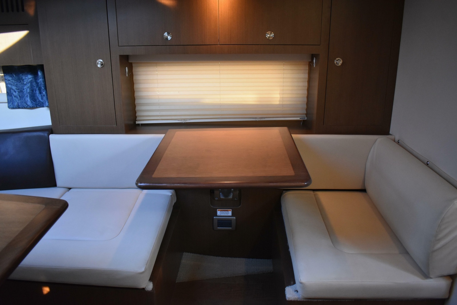 2016 Sea Ray Sundancer 310