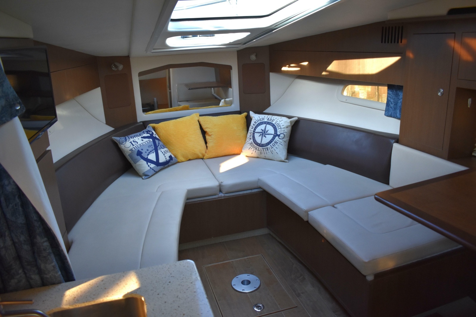 2016 Sea Ray Sundancer 310