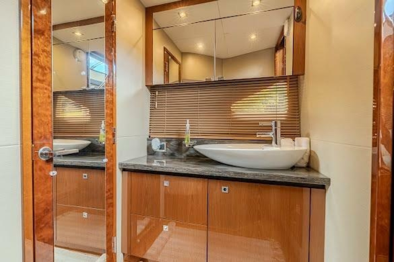 2016 Sea Ray Sundancer 510