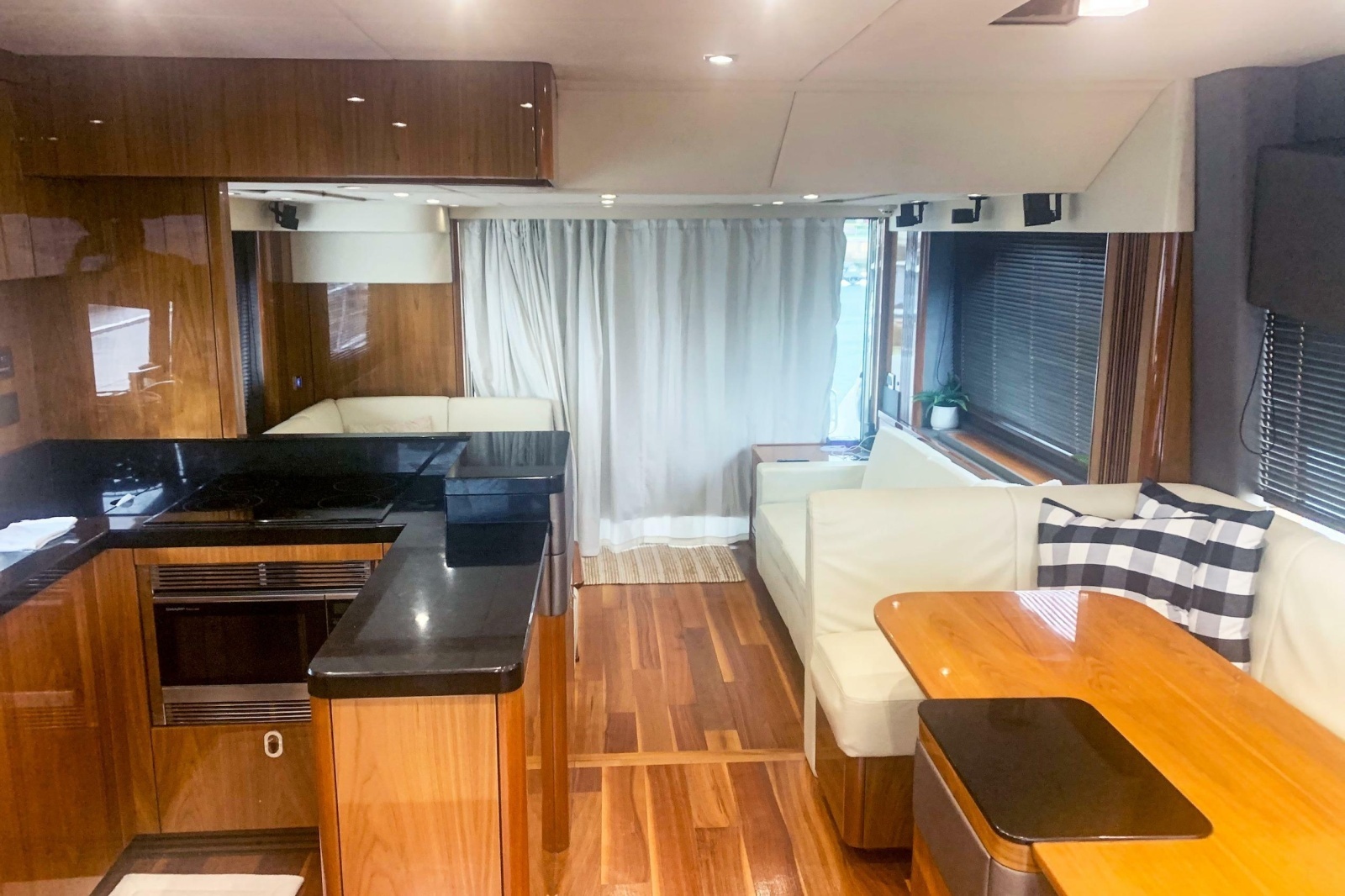 2016 Sunseeker Manhattan 65