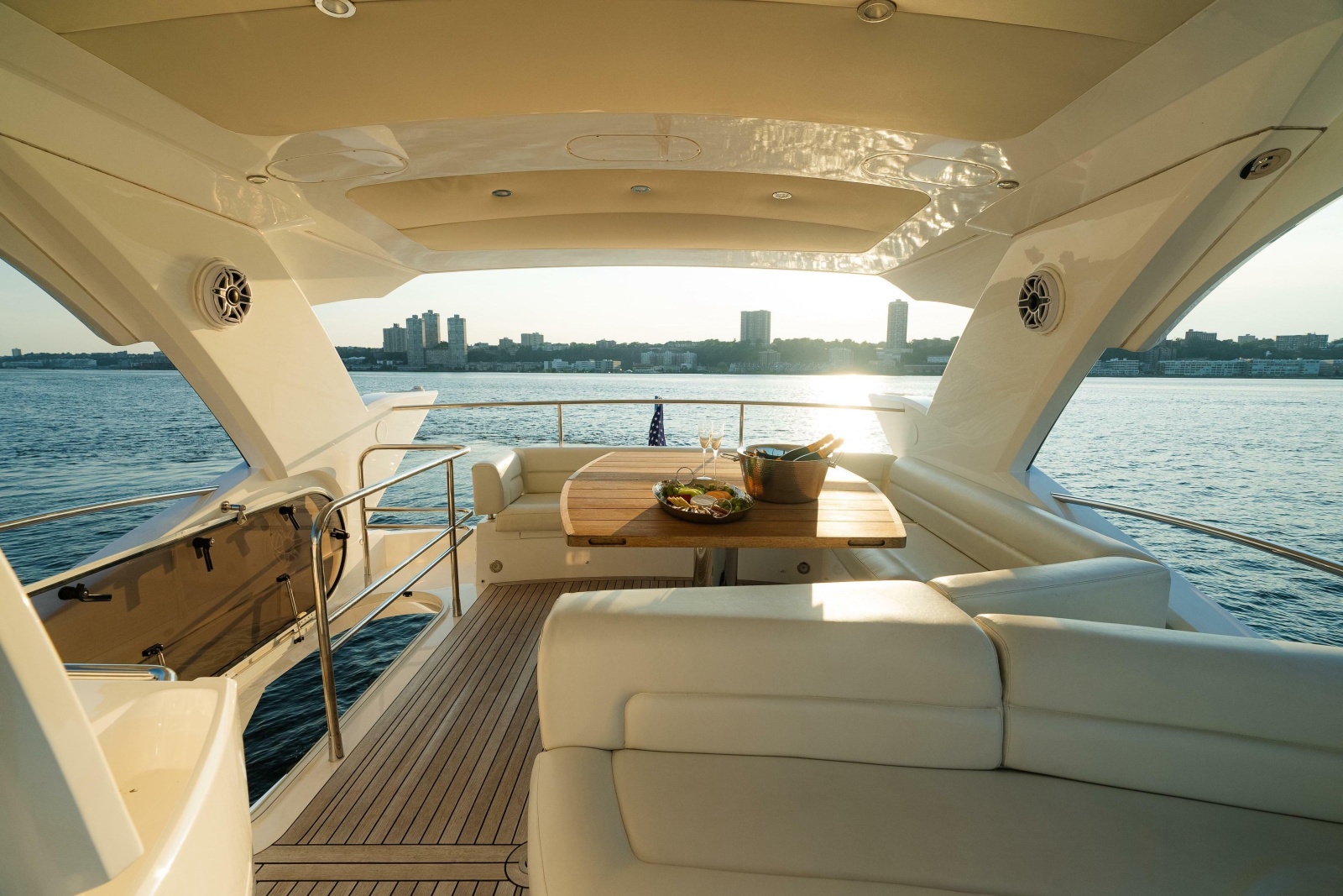 2016 Sunseeker Manhattan 65