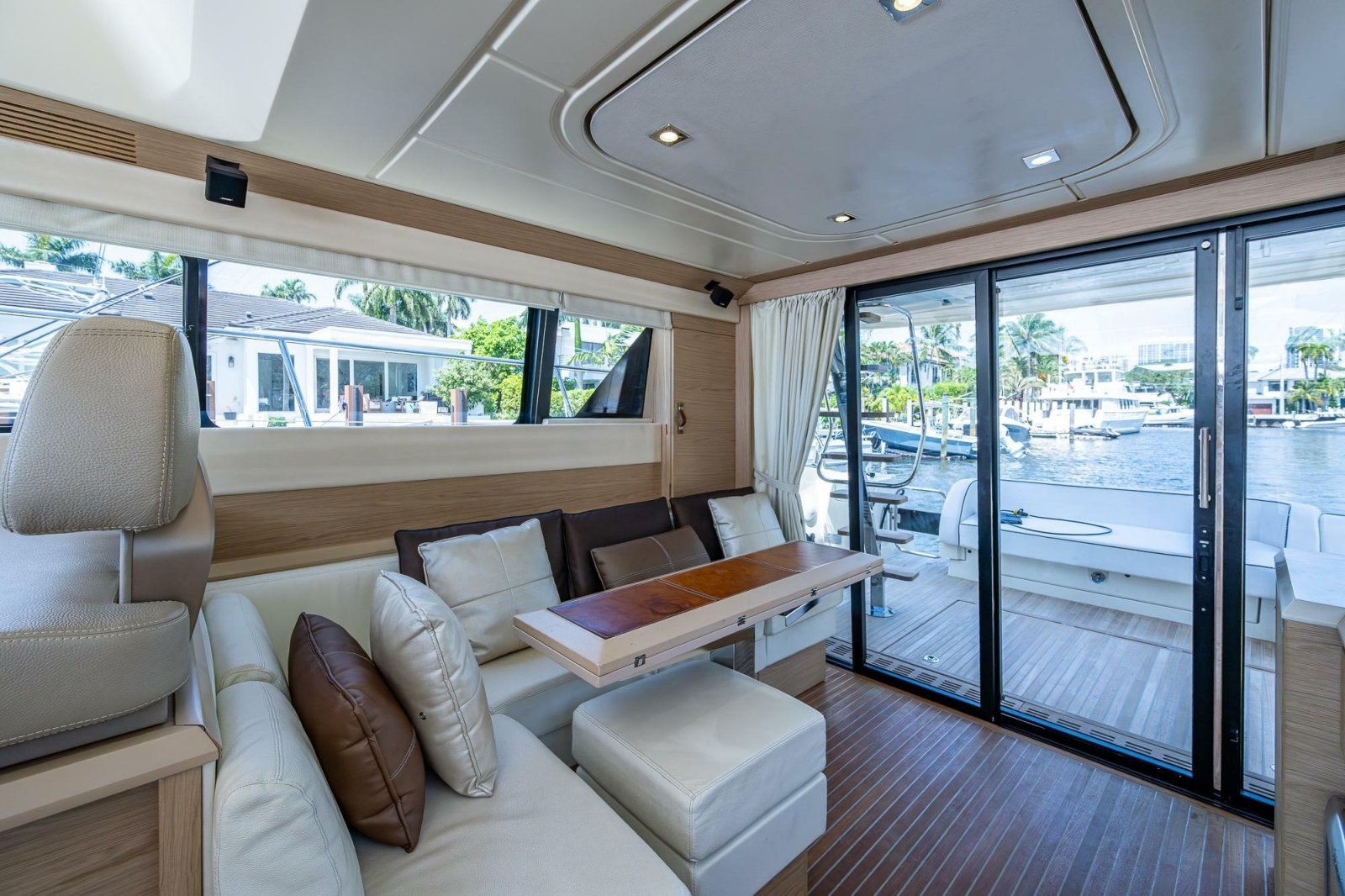 2015 Beneteau Monte Carlo 4