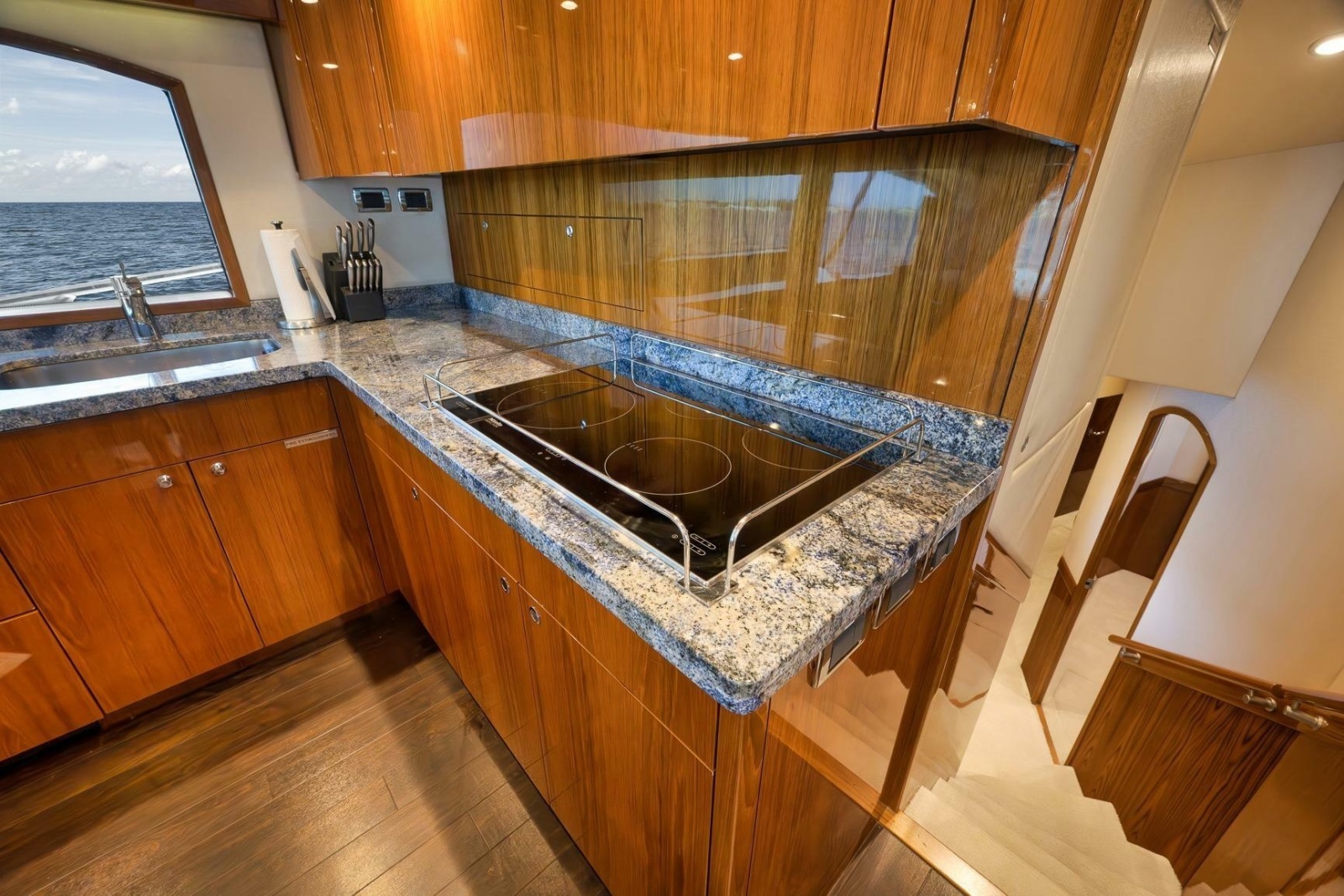 2015 Hatteras GT70
