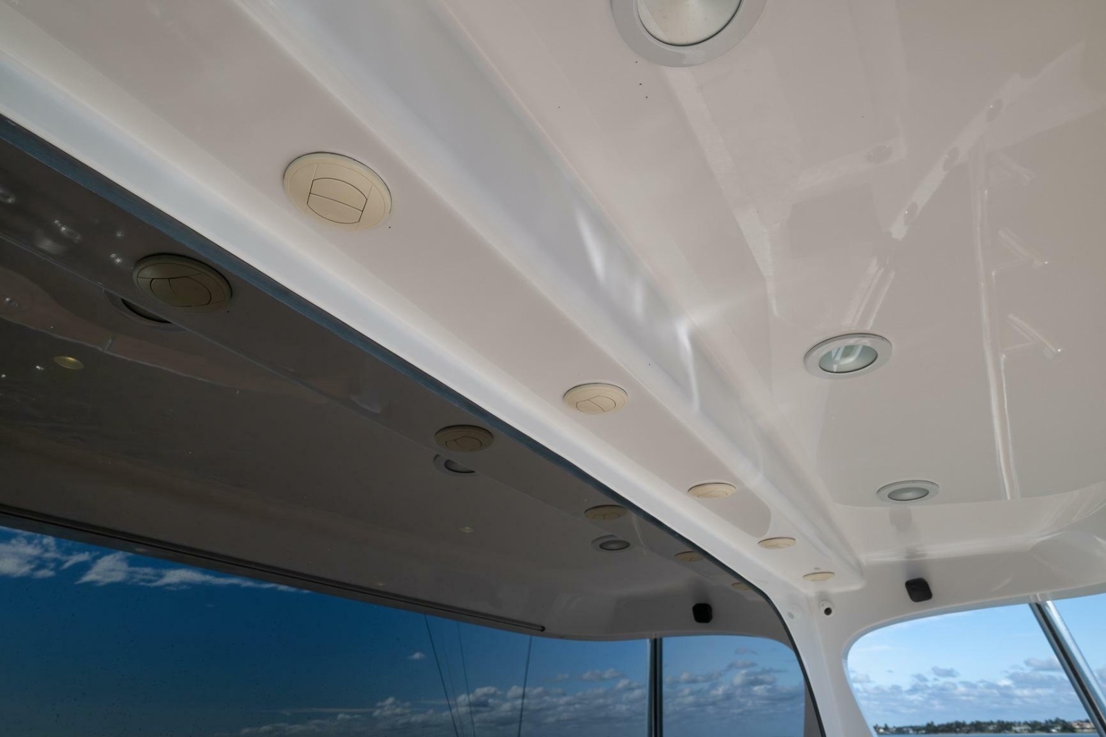 2015 Hatteras GT70