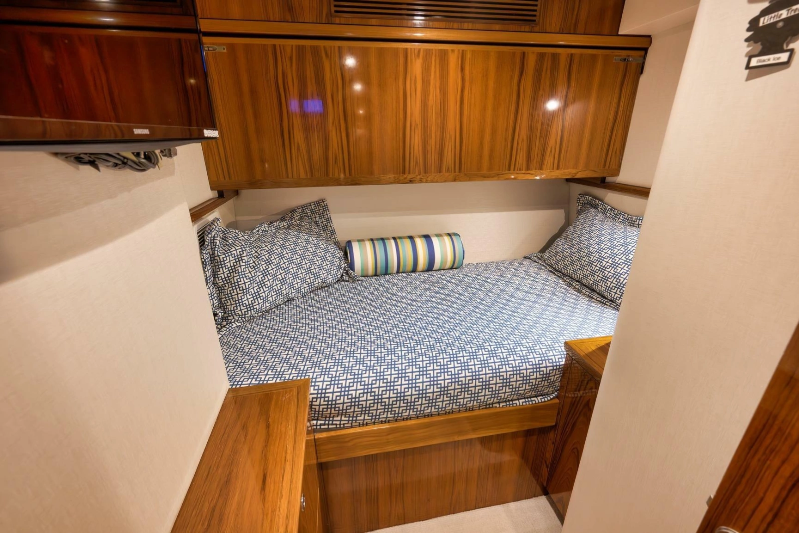 2015 Hatteras GT70