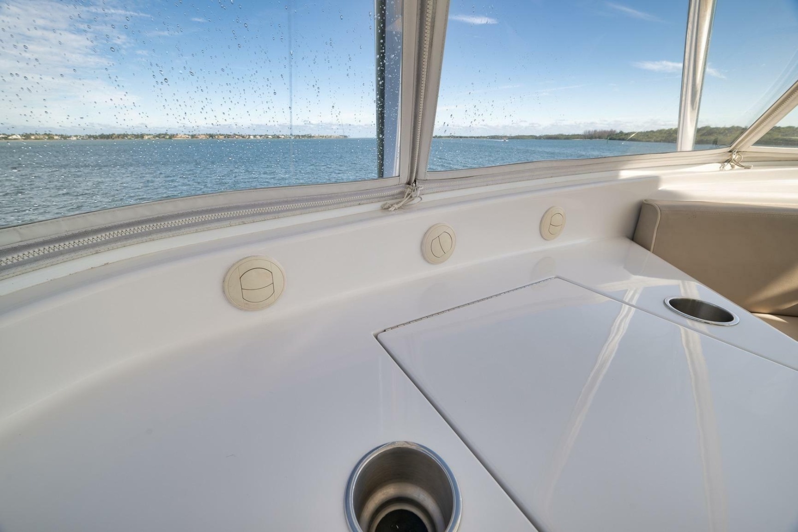 2015 Hatteras GT70