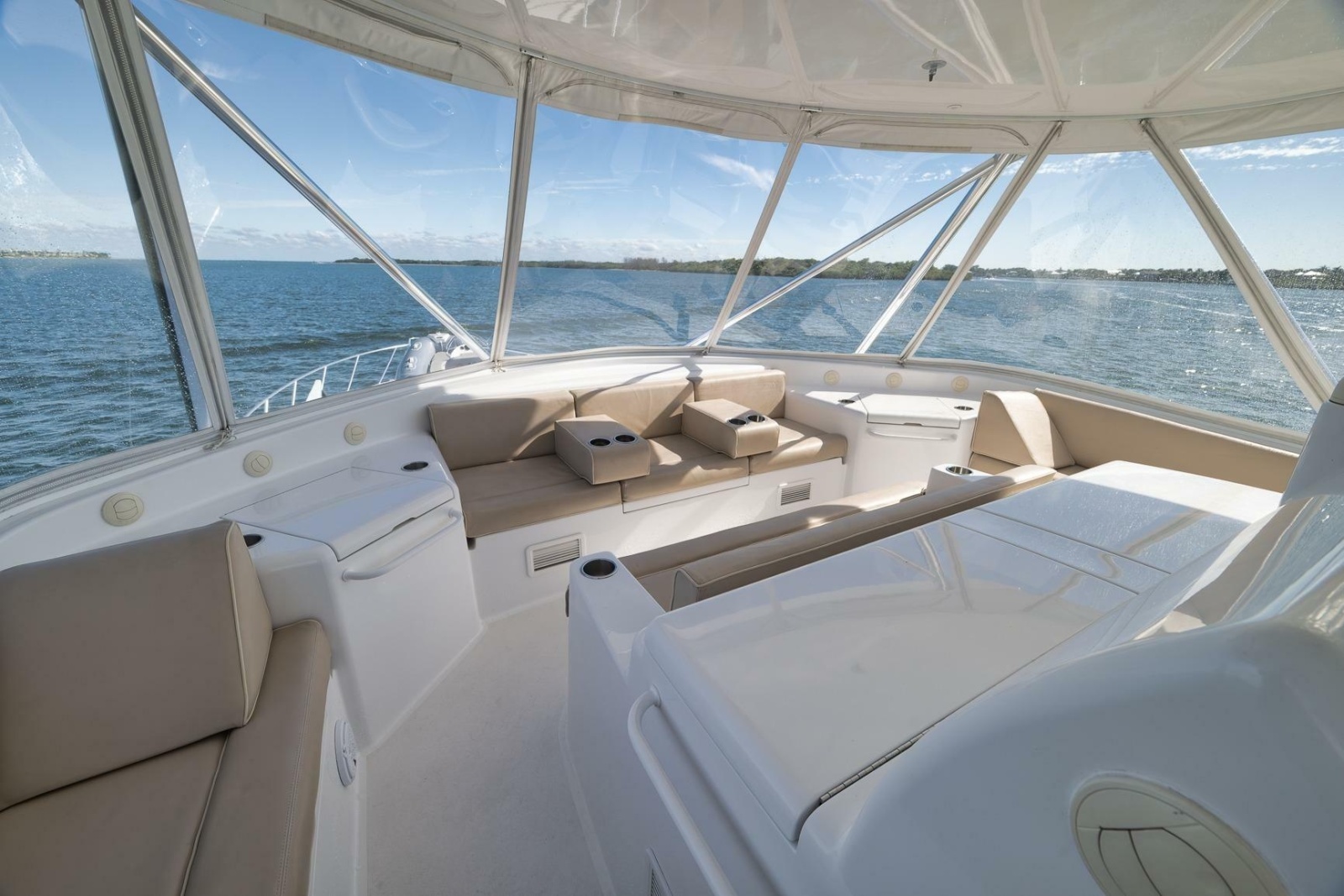 2015 Hatteras GT70