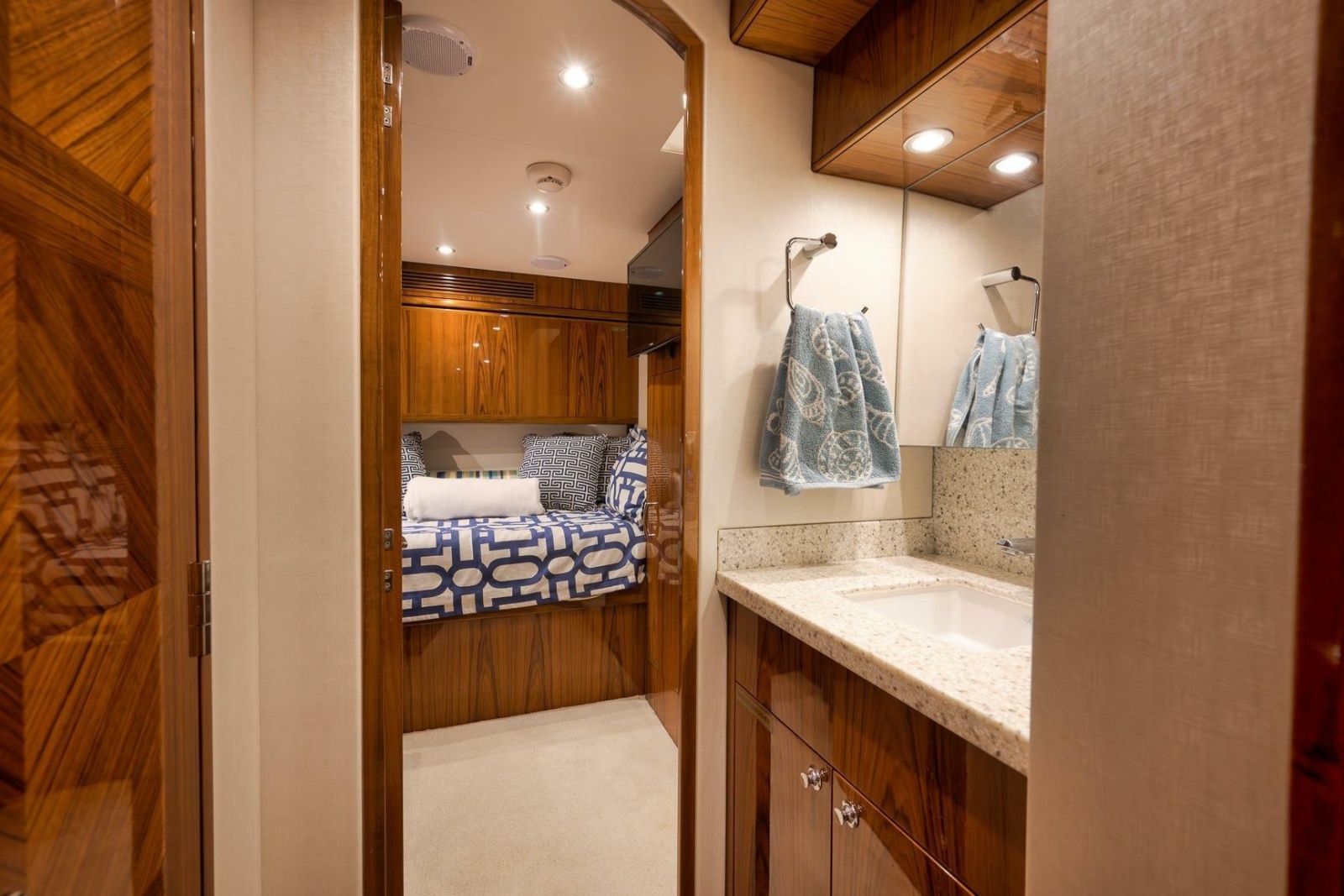 2015 Hatteras GT70