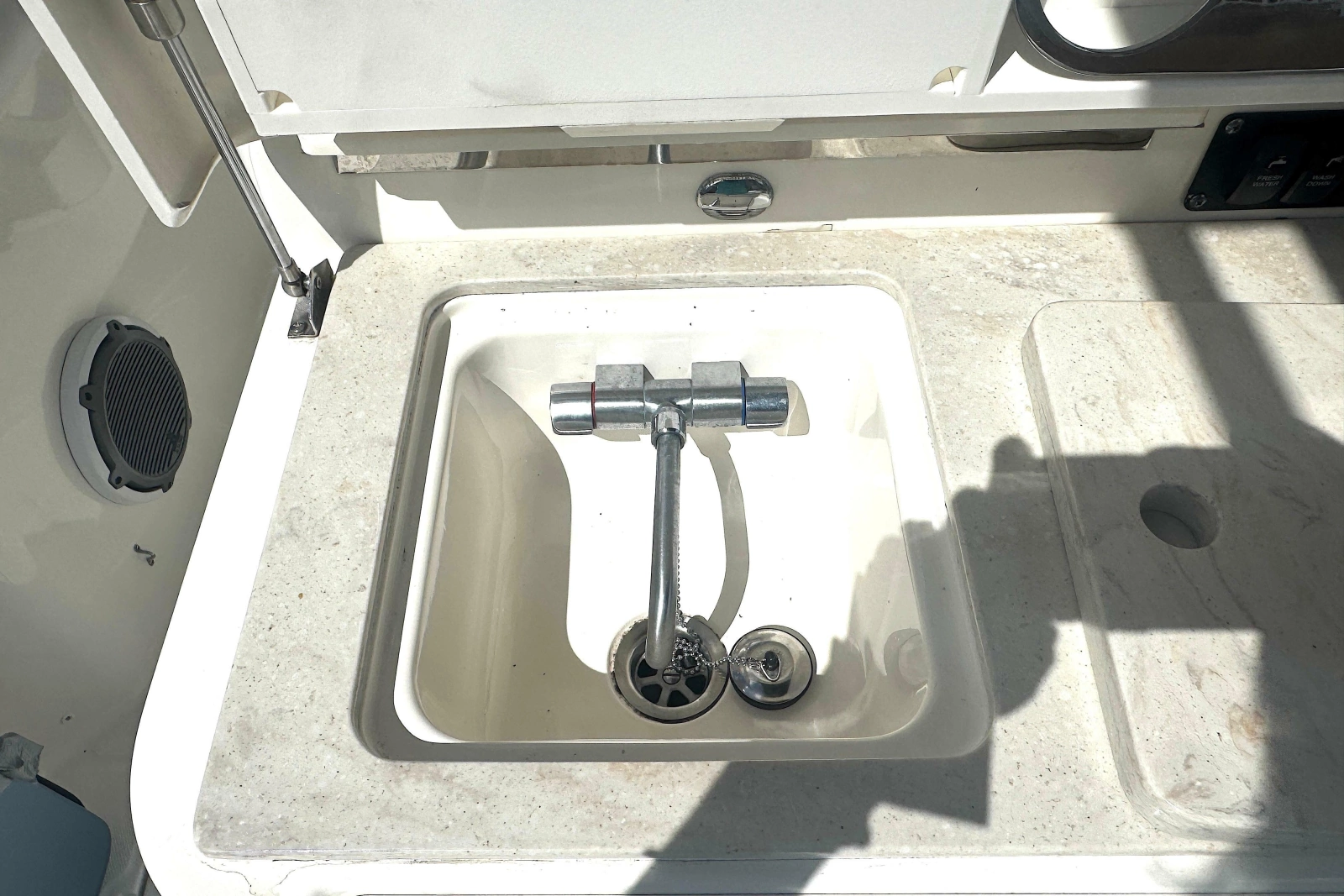 2014 Boston Whaler 350 Outrage