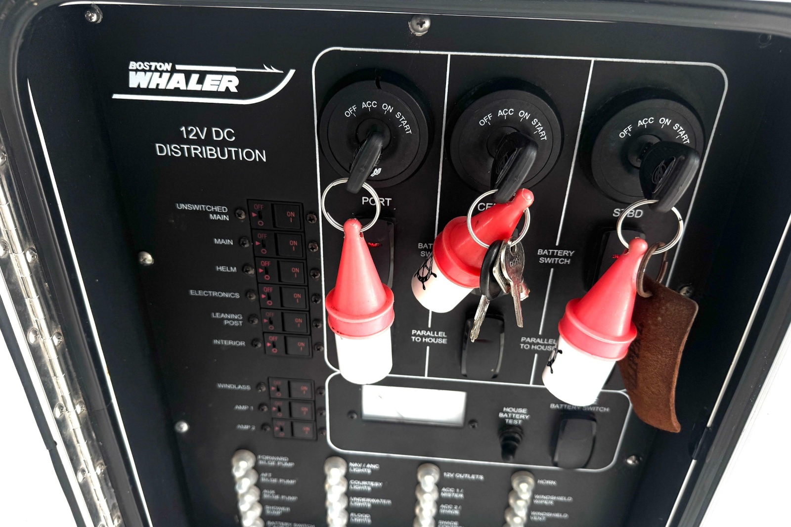 2014 Boston Whaler 350 Outrage