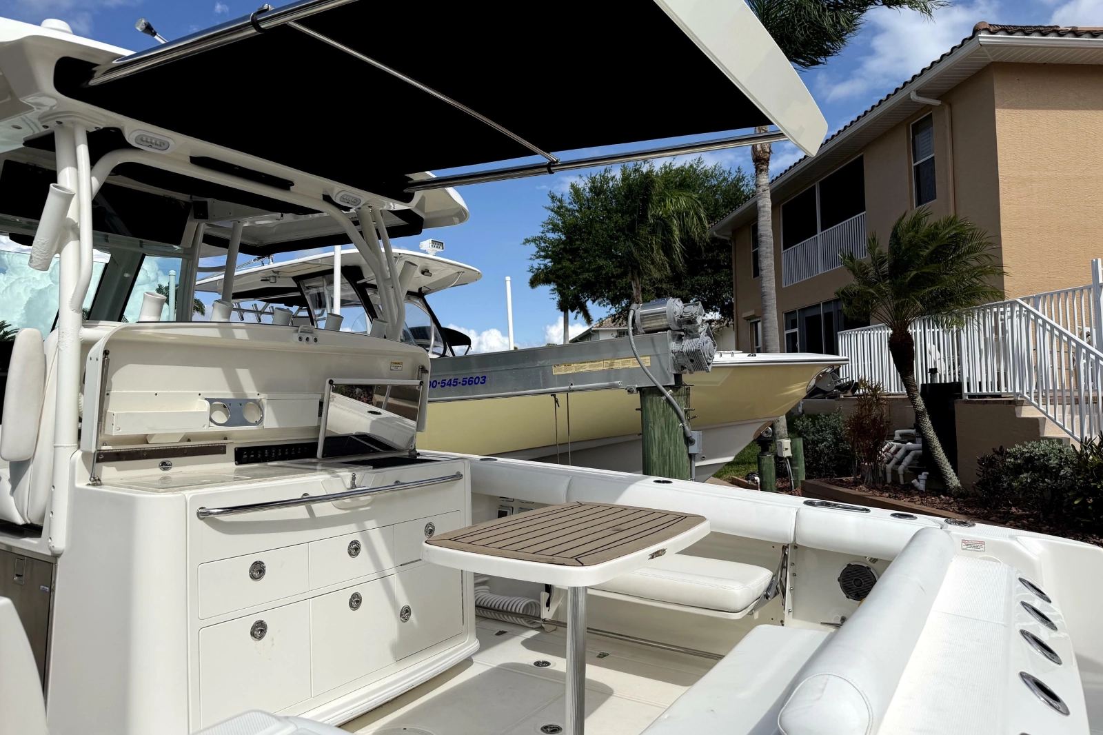 2014 Boston Whaler 350 Outrage