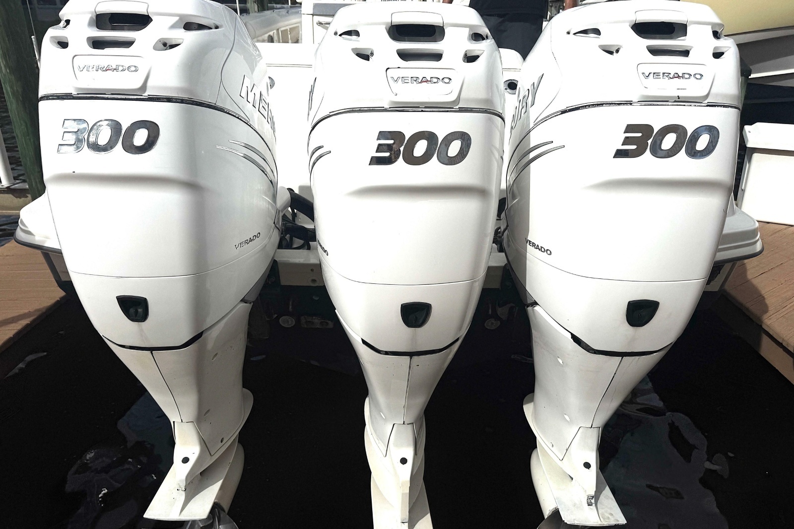 2014 Boston Whaler 350 Outrage
