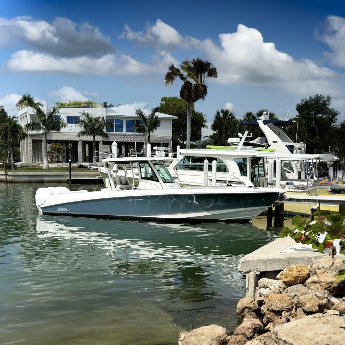 2014 Boston Whaler 350 Outrage