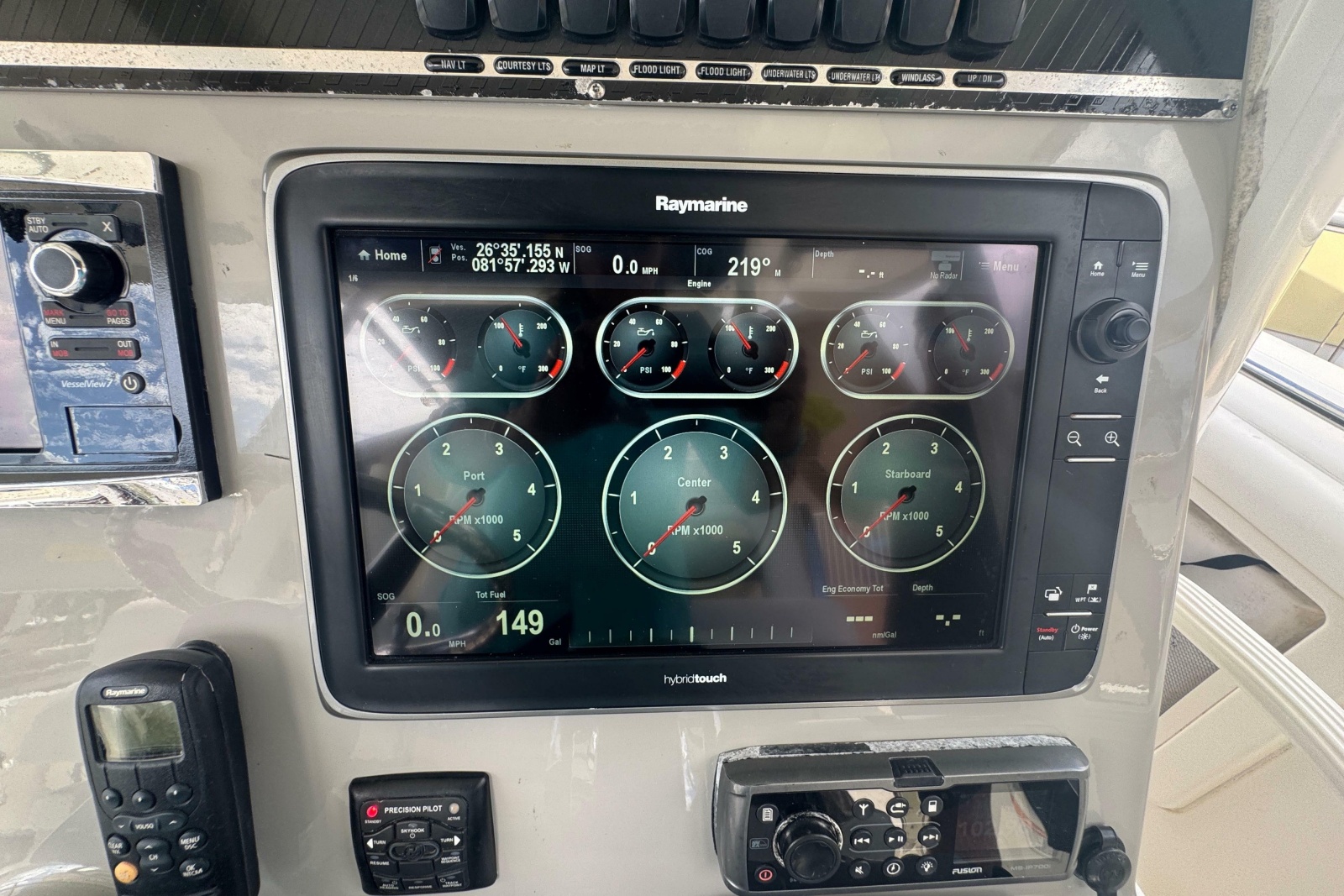 2014 Boston Whaler 350 Outrage