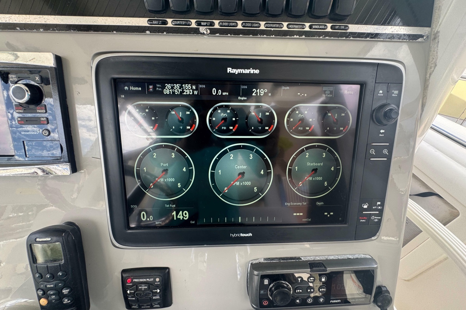 2014 Boston Whaler 350 Outrage