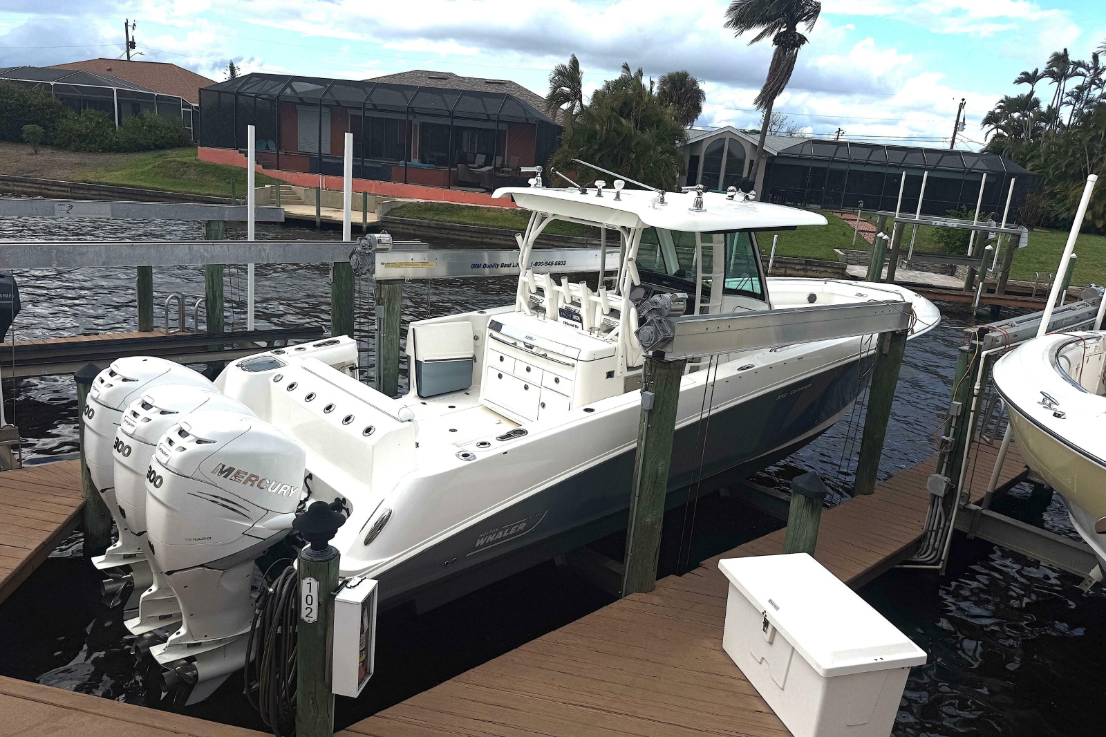 2014 Boston Whaler 350 Outrage