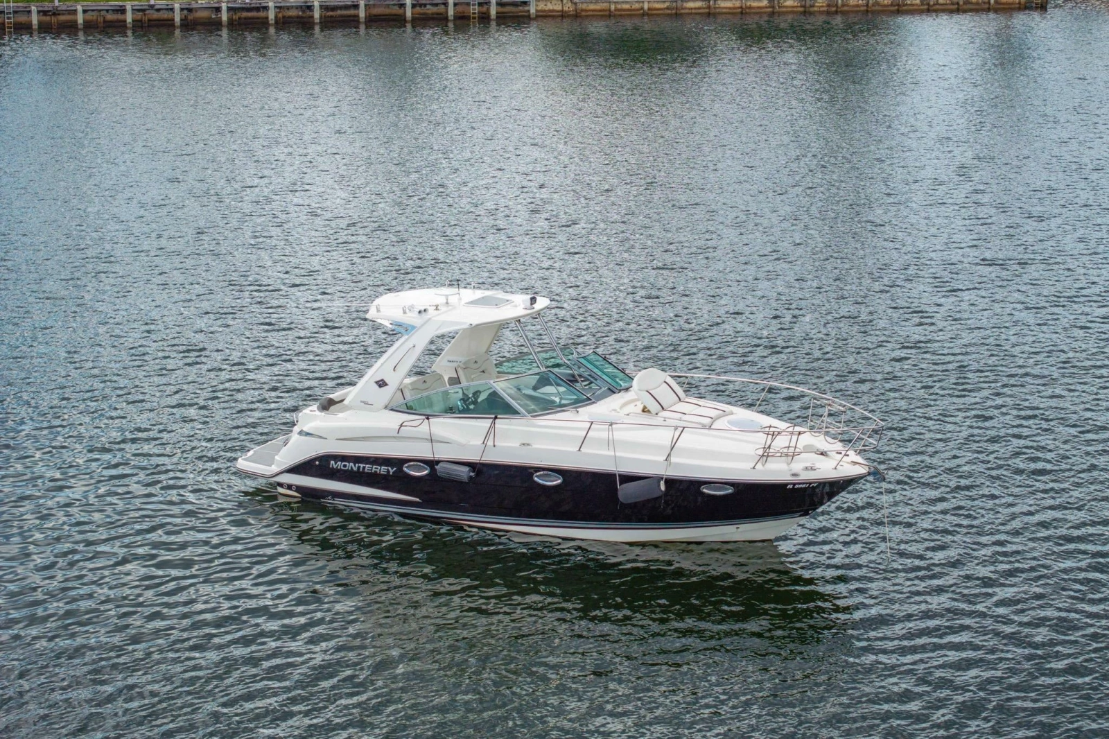 2014 Monterey 320 Sport Yacht
