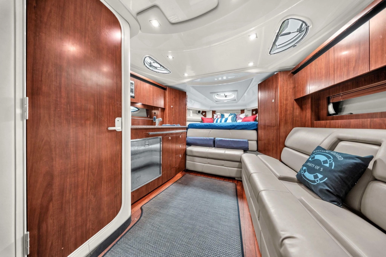 2014 Monterey 320 Sport Yacht