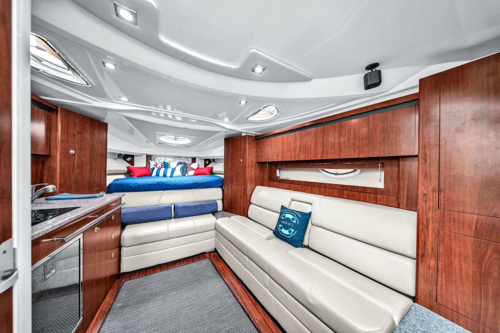 2014 Monterey 320 Sport Yacht