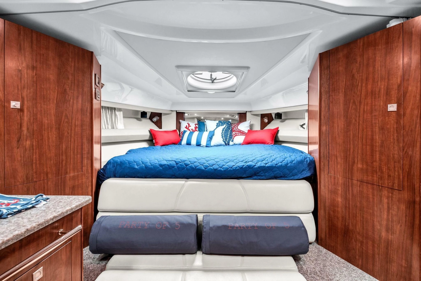 2014 Monterey 320 Sport Yacht