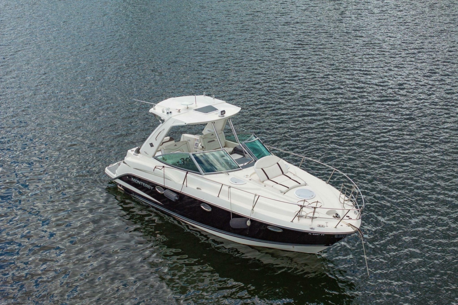 2014 Monterey 320 Sport Yacht