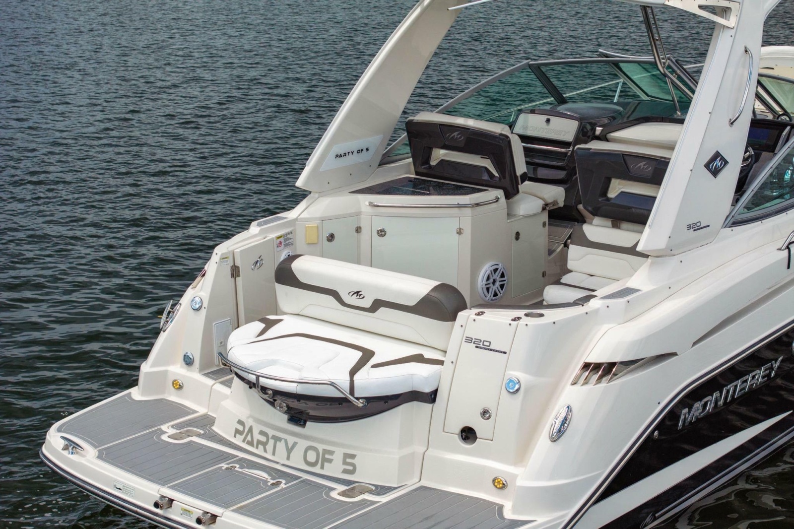 2014 Monterey 320 Sport Yacht