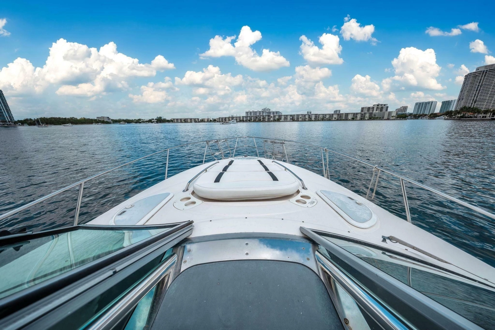 2014 Monterey 320 Sport Yacht