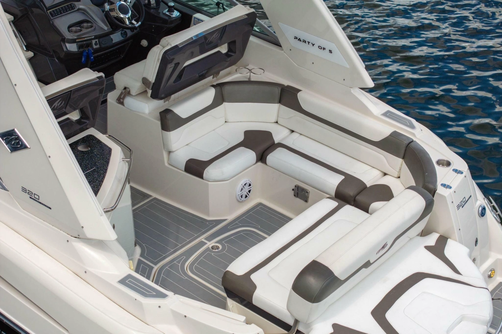 2014 Monterey 320 Sport Yacht