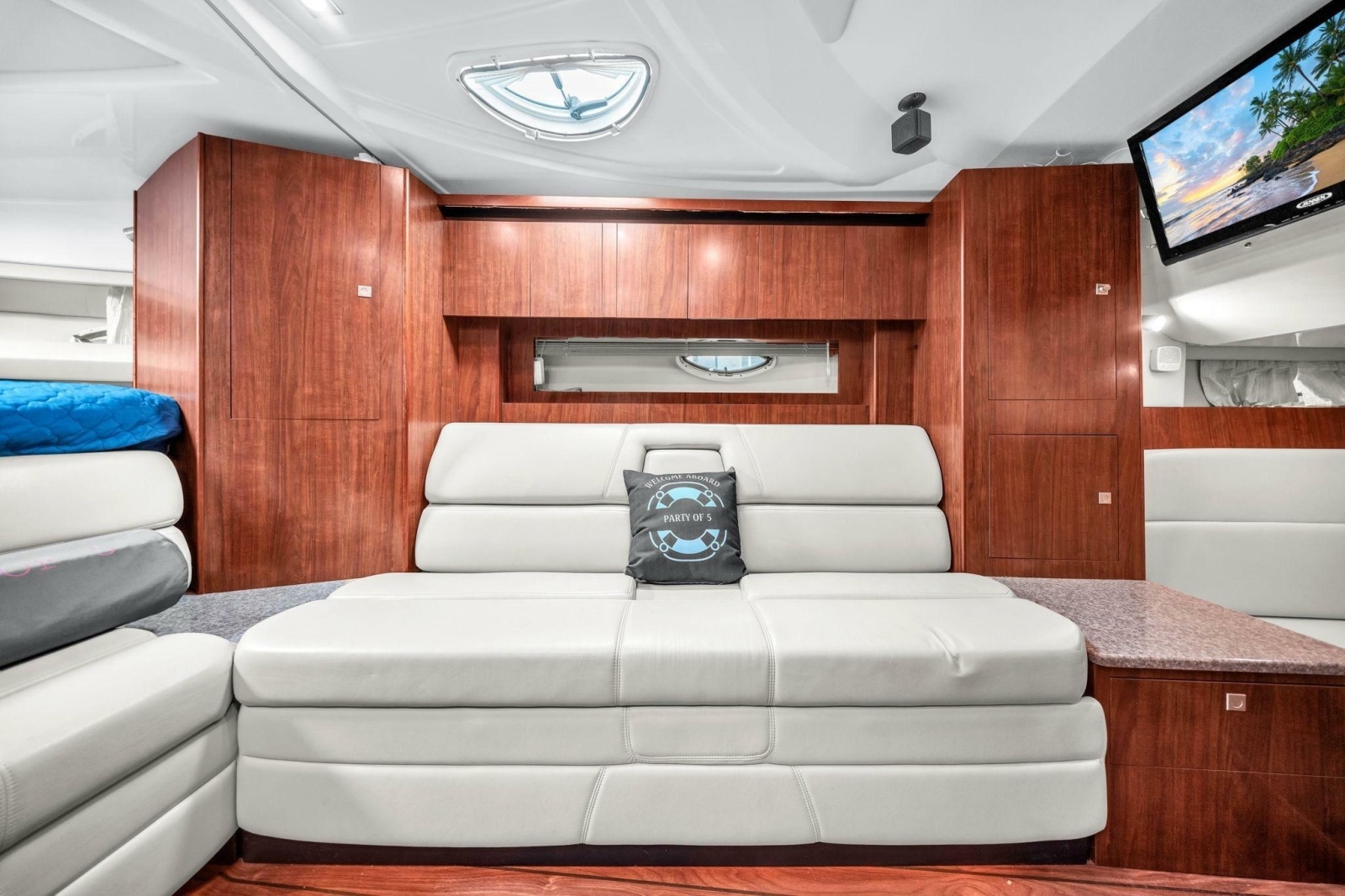 2014 Monterey 320 Sport Yacht